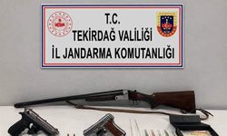 Evinde ruhsatsız silahlar ele geçen şüpheli gözaltında