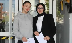 Anne-kız aynı okulda, aynı sınava girdi! Hayalleri için birlikte ter döktüler