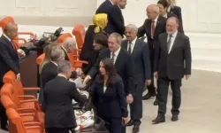Mecliste dikkat çeken görüntü! Bahçeli ile selamlaşmak için sıraya girdiler