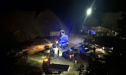 3 kamyon küle döndü! Edirne'de kum ocağında gece yarısı yangın