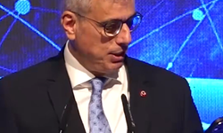 Bakan Memişoğlu numarasını paylaştı, salondakiler hemen aradı!  Hemen de dest ediyorlar