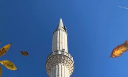 Çerkezköy’de rüzgâr cami minaresinin alemini kırdı: Polis ekipleri önlem aldı