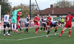 Futbol tarihinde ilginç olay! Aynı gün yarım saat arayla iki maça çıkacaklar
