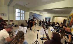 Müzik buluşması! Maarif orkestrası sahneye hazırlanıyor