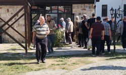 Edirne'de asırlık gelenek yaşatılıyor! Dergah önünde uzun kuyruklar oluştu