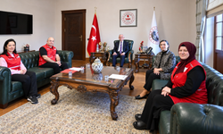 Vali Turan, 81 ilde 81 aşevi projesi için Kızılay heyetini makamında kabul etti