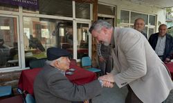 El öptüren, takla attıran siyasetçiden el öpen siyasetçiye