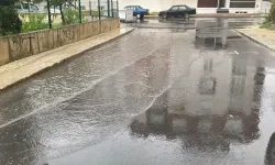 Trakya'yı sağanak vurdu! Çerkezköy'de sokaklar göle döndü, Edirne'de hayat olumsuz etkilendi