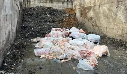 Domuz eti tespit edilen 2,6 ton sucuk imha edildi