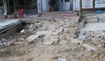 Çerkezköy'de kaldırım yarım kaldı, esnaf mağdur oldu