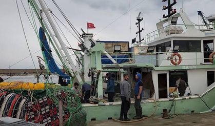 Karadeniz geçit vermiyor! Tekneler 4 gündür kıyıda