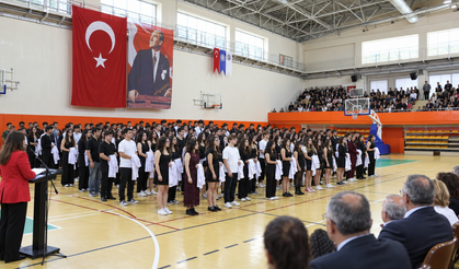 NKÜ Tıp Fakültesinde Beyaz Önlük Töreni Yapıldı, Akreditasyon Belgesi Takdim Edildi