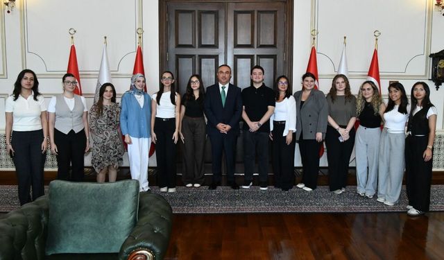Vali Soytürk, Ulusal Staj Programı öğrencileriyle bir araya geldi