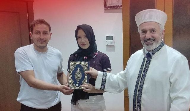 Ukraynalı Anhelina İslamiyet’i seçti, adı ‘Ayla’ oldu