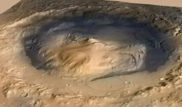NASA Mars'ta gizemli delikler buldu
