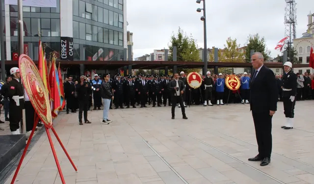 Cumhuriyet'e saygı töreni! Çerkezköy'de 103. yıl kutlamaları Ata’nın huzurunda başladı