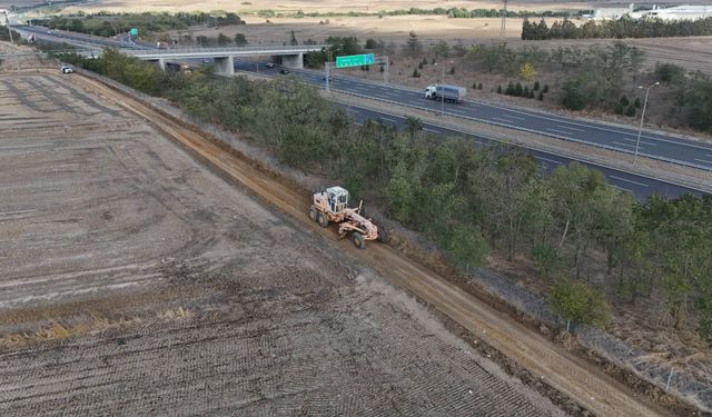 Saray’da tarlaya giden yol genişledi