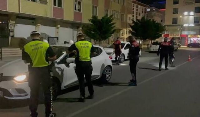 Çerkezköy'de trafikte sıkı takip! Ehliyet, SRC ve alkol kontrolü yapıldı