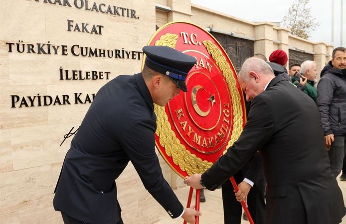 Keşan’da 29 Ekim Cumhuriyet Bayramı çelenk sunma töreni yapıldı