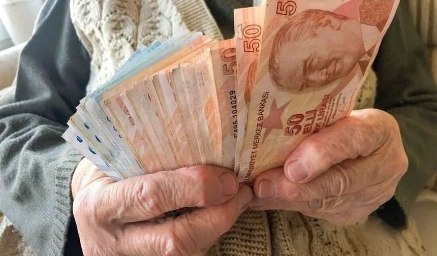 Emekliye 8 bin 77 TL seyyanen zam mı geliyor? En düşük emekli maaşı ne kadar olacak?