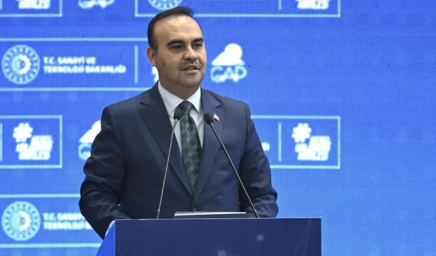 Türkiye Ay'a uzay aracı gönderecek! Bakan Kacır tarihi duyurdu