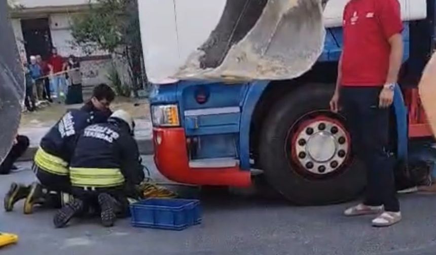 Yolun karşısına geçmeye çalışırken TIR’ın altında kaldı