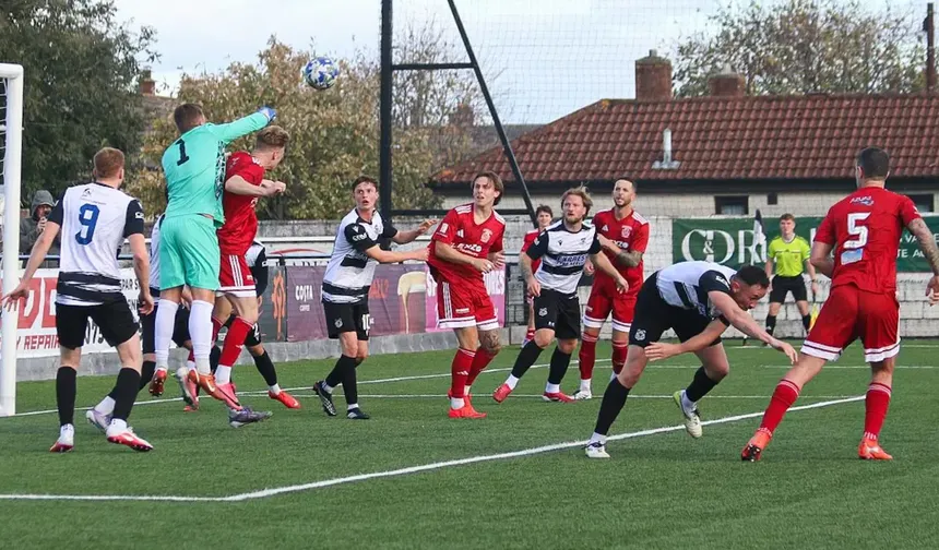 Futbol tarihinde ilginç olay! Aynı gün yarım saat arayla iki maça çıkacaklar