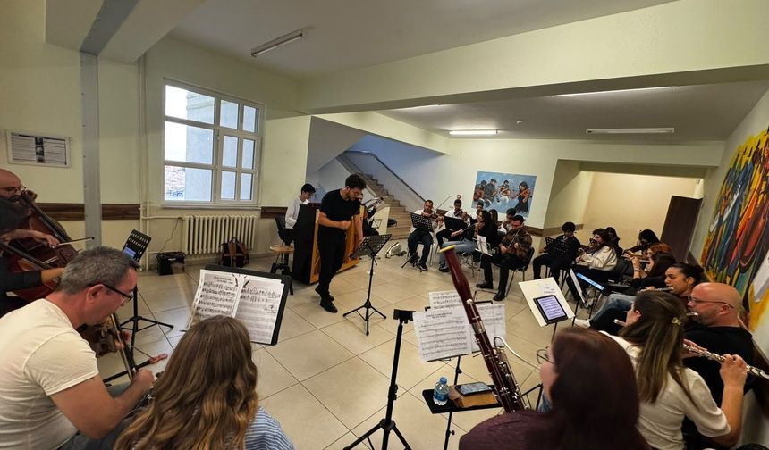Müzik buluşması! Maarif orkestrası sahneye hazırlanıyor