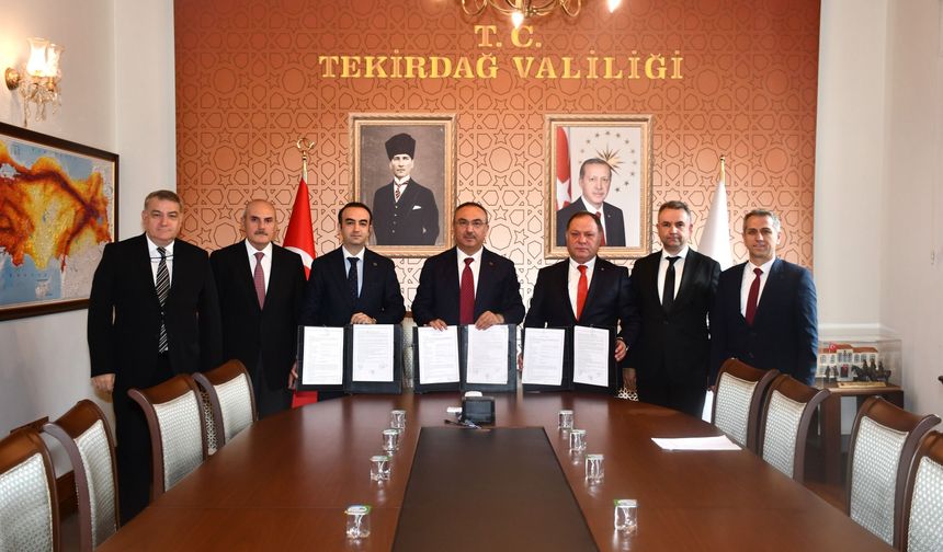 Ünal Peynircilik Tekirdağ sağlık filosuna 3 yeni araç bağışladı