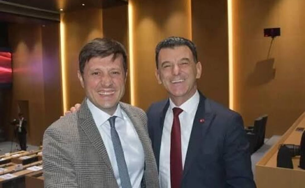 Akay'a ilk hoşgeldin komşudan! Mustafa Çetin'den yürekten mesaj