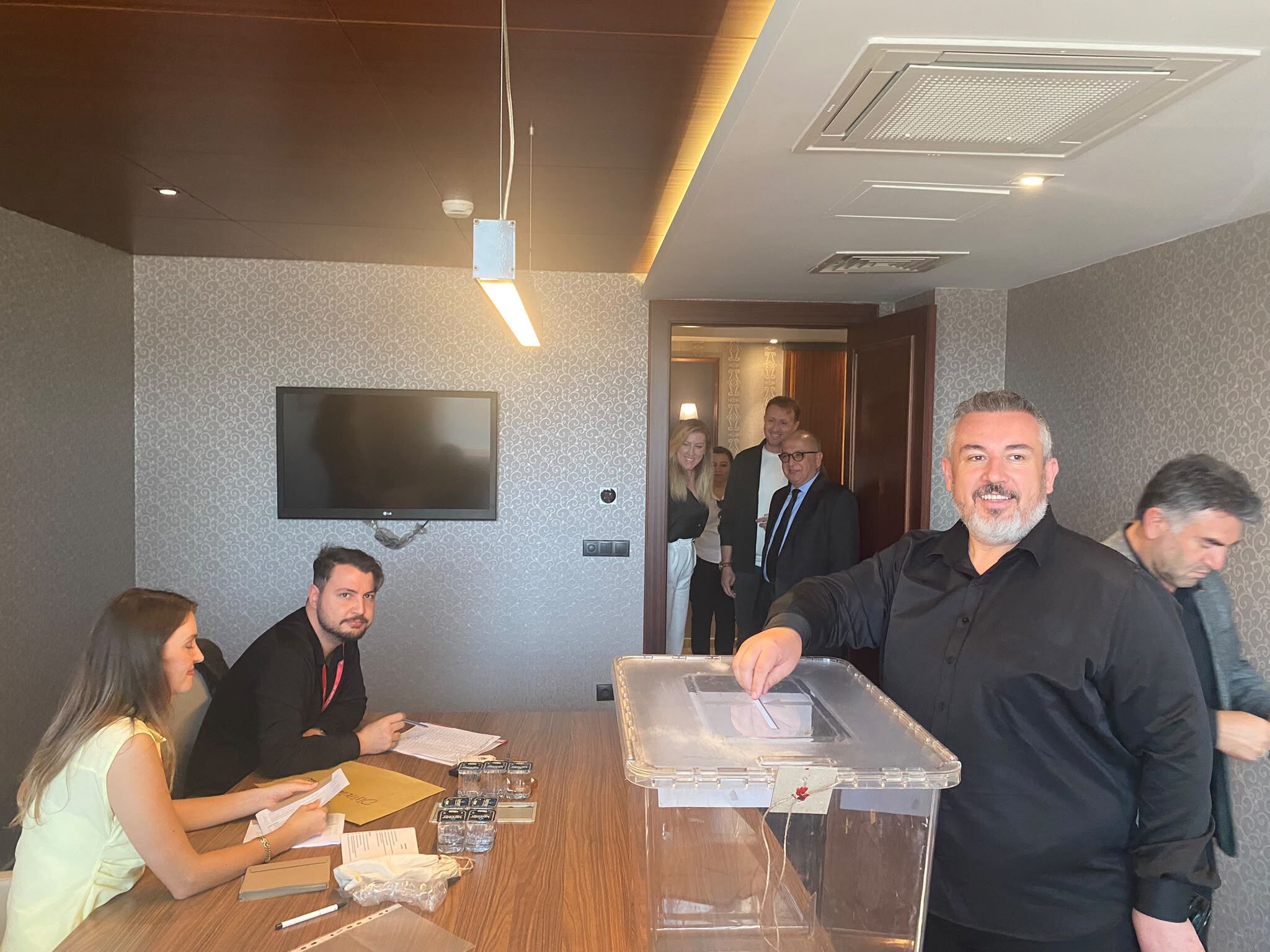 Ahmet1+