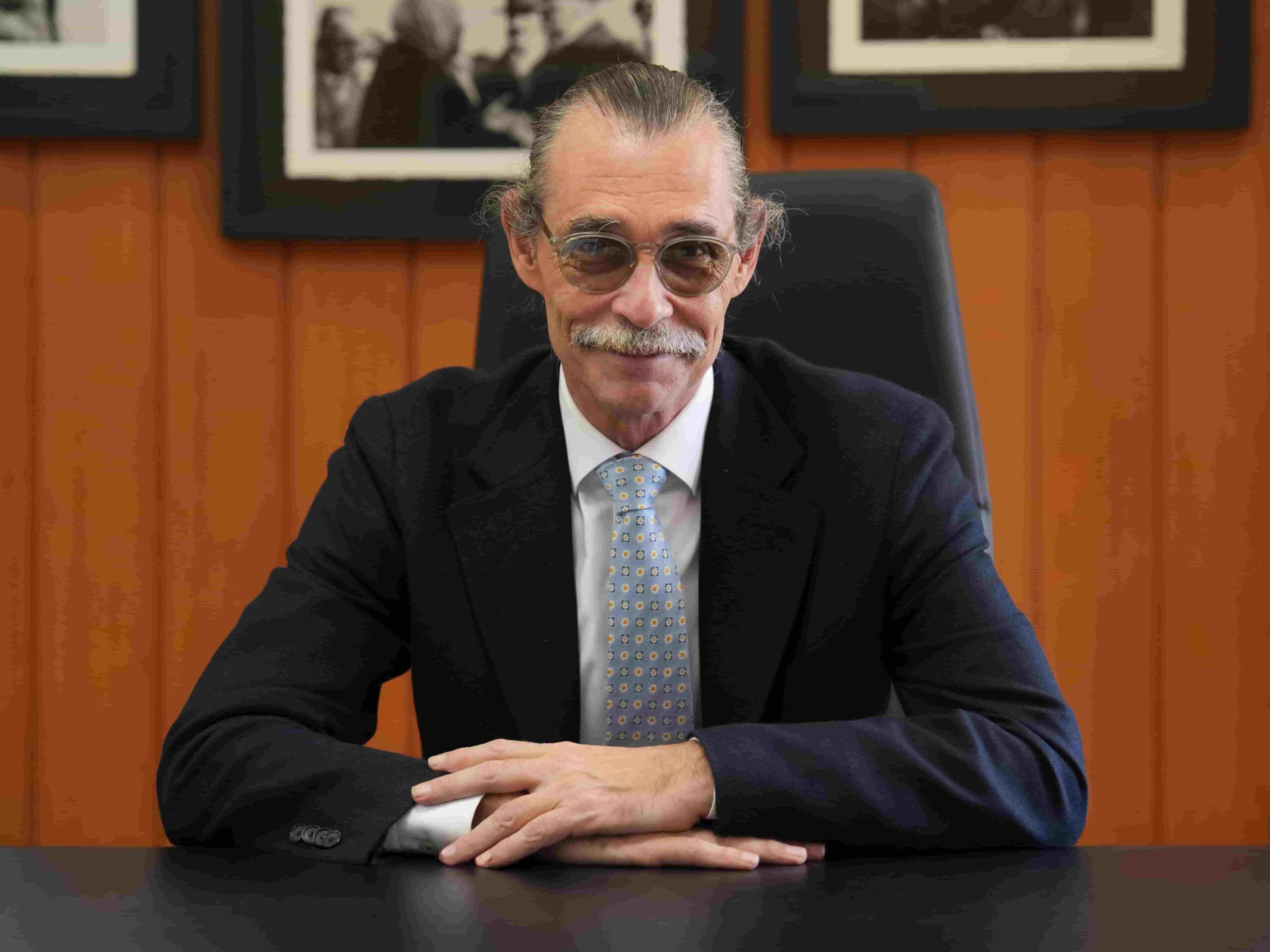 Erdal Beşikçioğlu