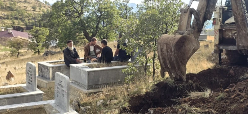 Mezar Kazdırdı
